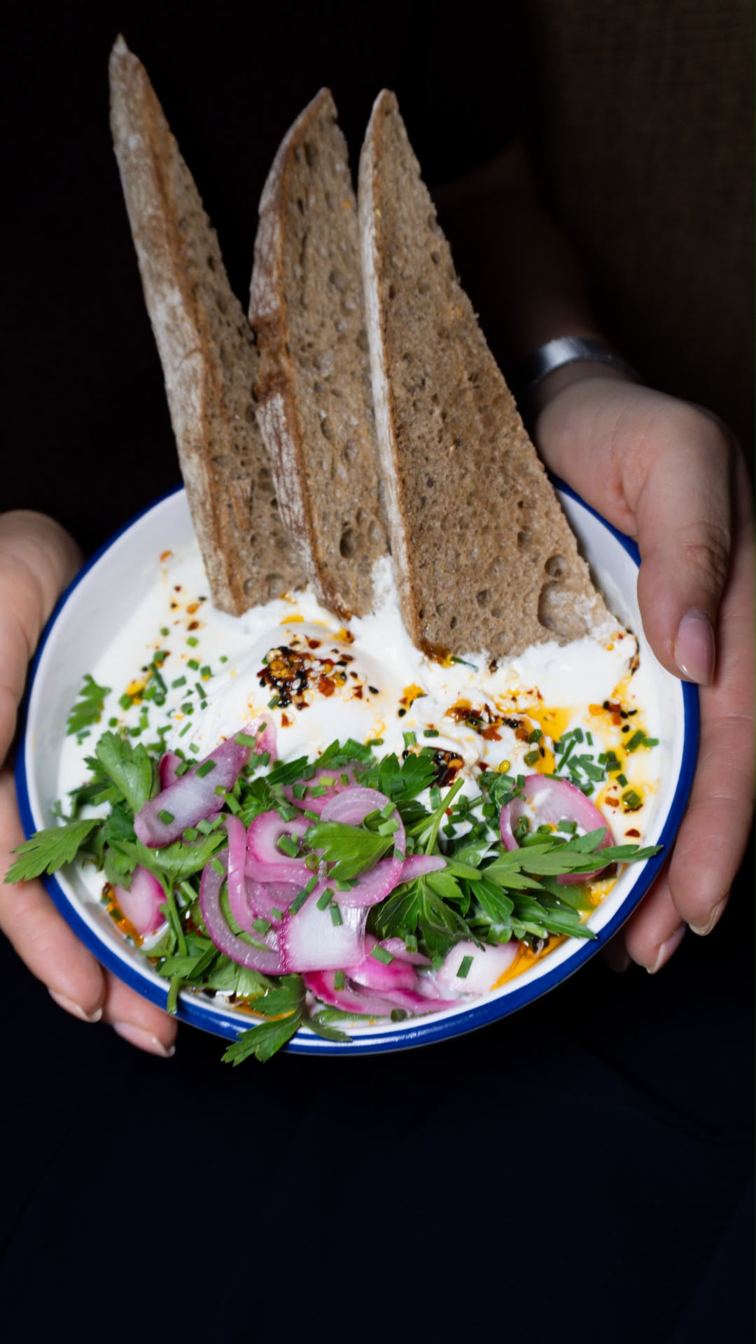 Turkish Eggs, serviert von der Crew